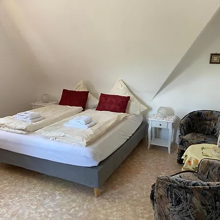 Haus Adams - Wohlfuehl Gaestehaus מלון *